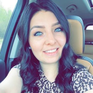 Meet your Posher, Lacey